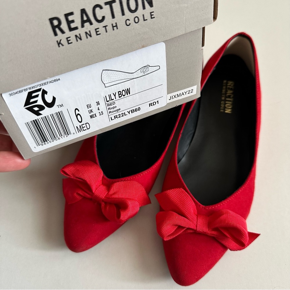 Kenneth Cole Red Lilly Bow Flat Pointed Shoes Size 6